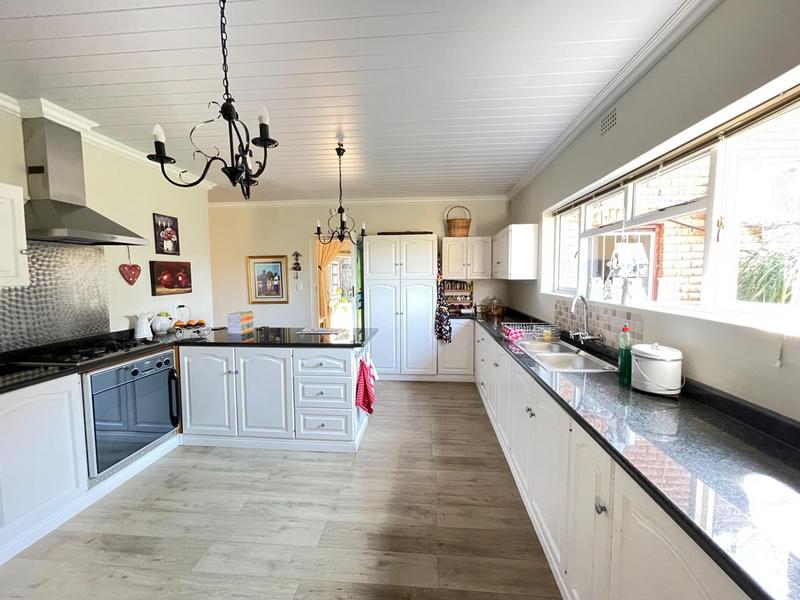 4 Bedroom Property for Sale in Panorama Western Cape